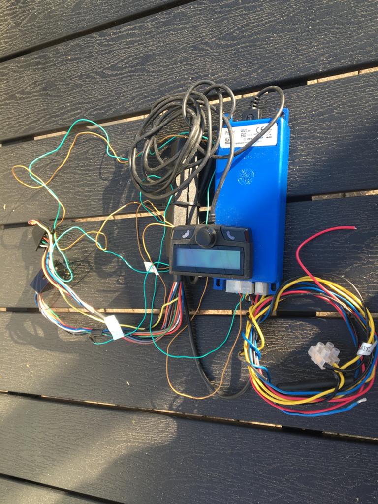 Parrot  CK3100 carkit, helemaal compleet!, Ophalen of Verzenden, Zo goed als nieuw