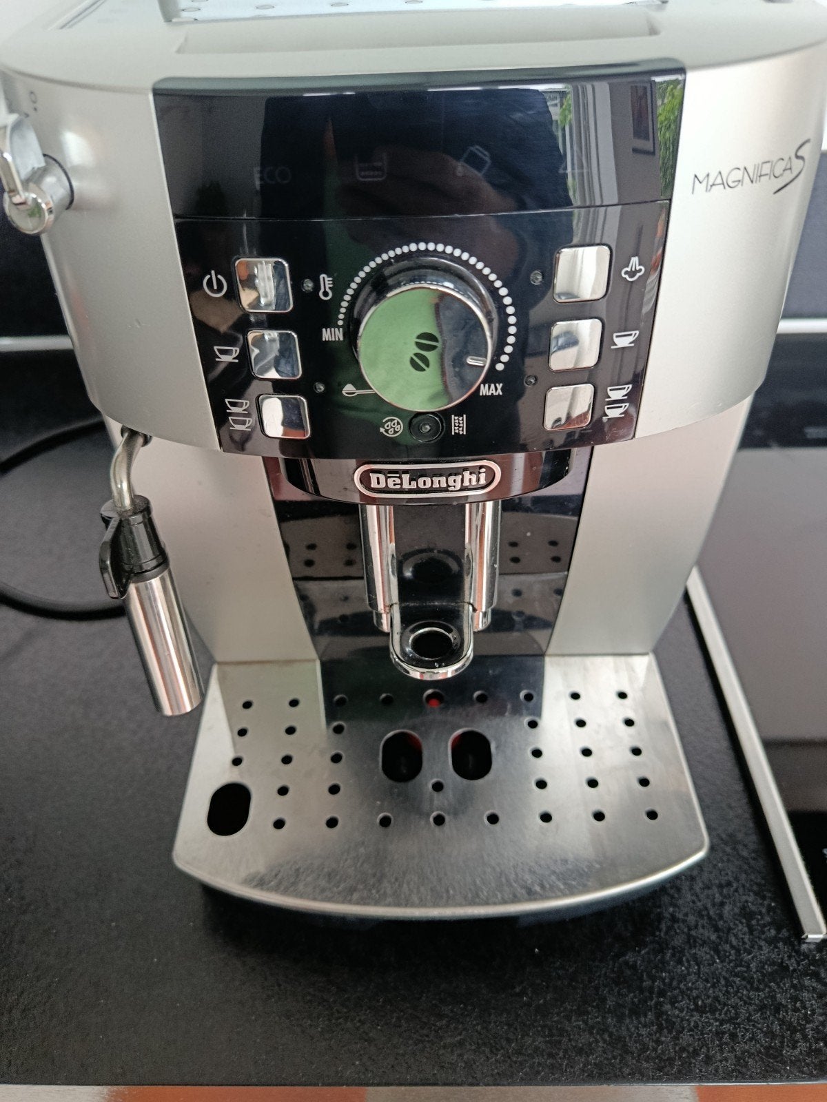 De'Longhi Magnifica S ECAM 21.117.B - geeft geen water, Witgoed en Apparatuur, Koffiezetapparaten, Ophalen, Koffiemachine, Niet werkend