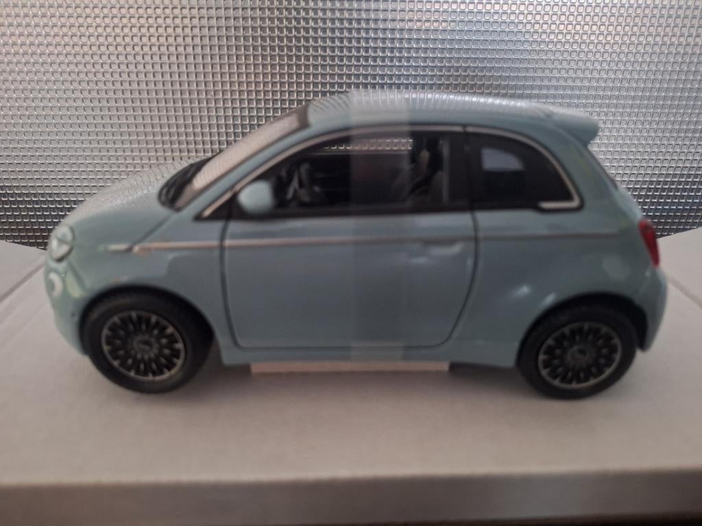 Fiat 500E Schaal 1:24, Auto, Burago, Burago, Nieuw