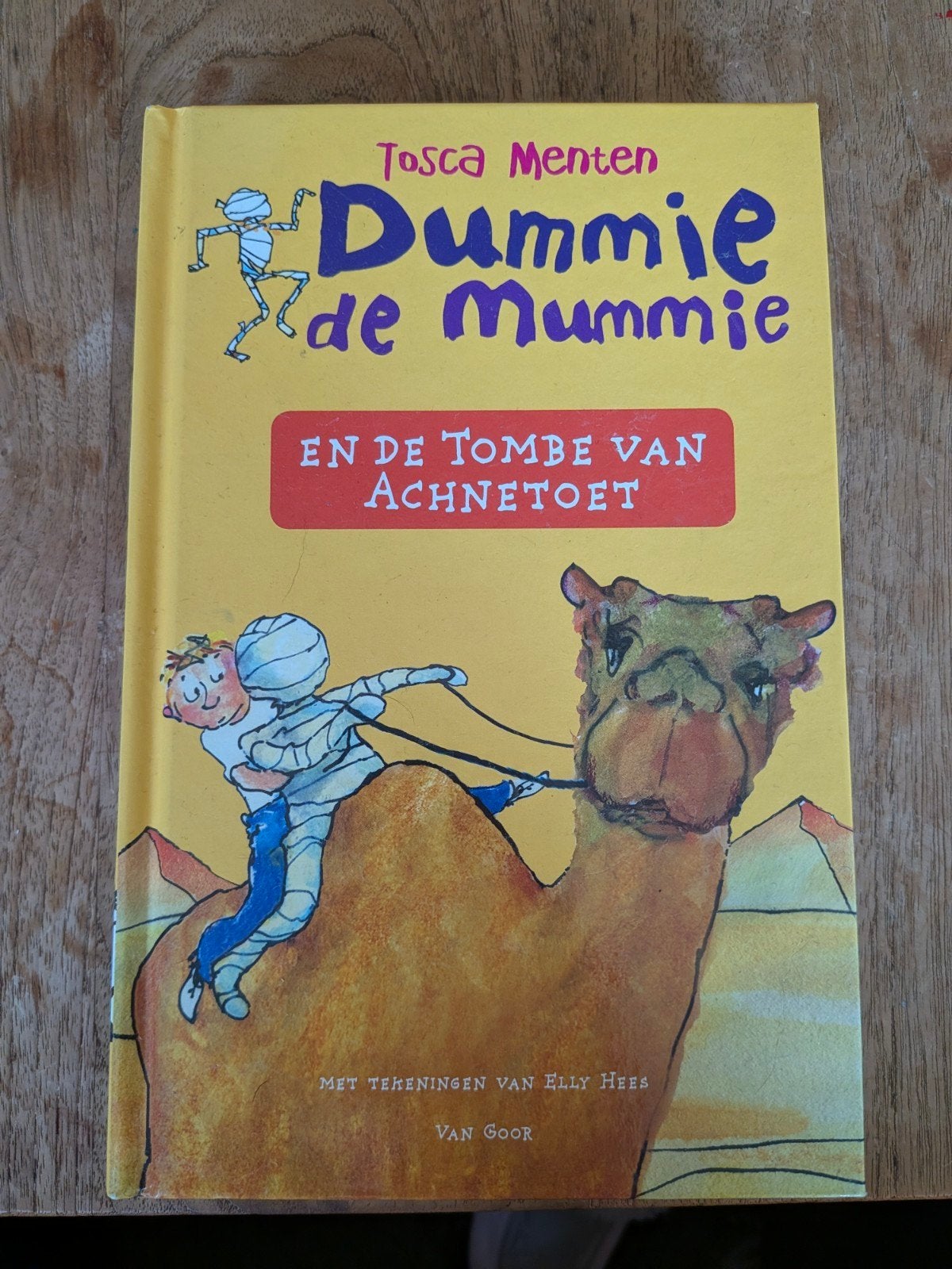 Tosca Menten - Dummie de mummie en de tombe van Achnetoet, Boeken, Kinderboeken | Jeugd | 10 tot 12 jaar, Ophalen of Verzenden