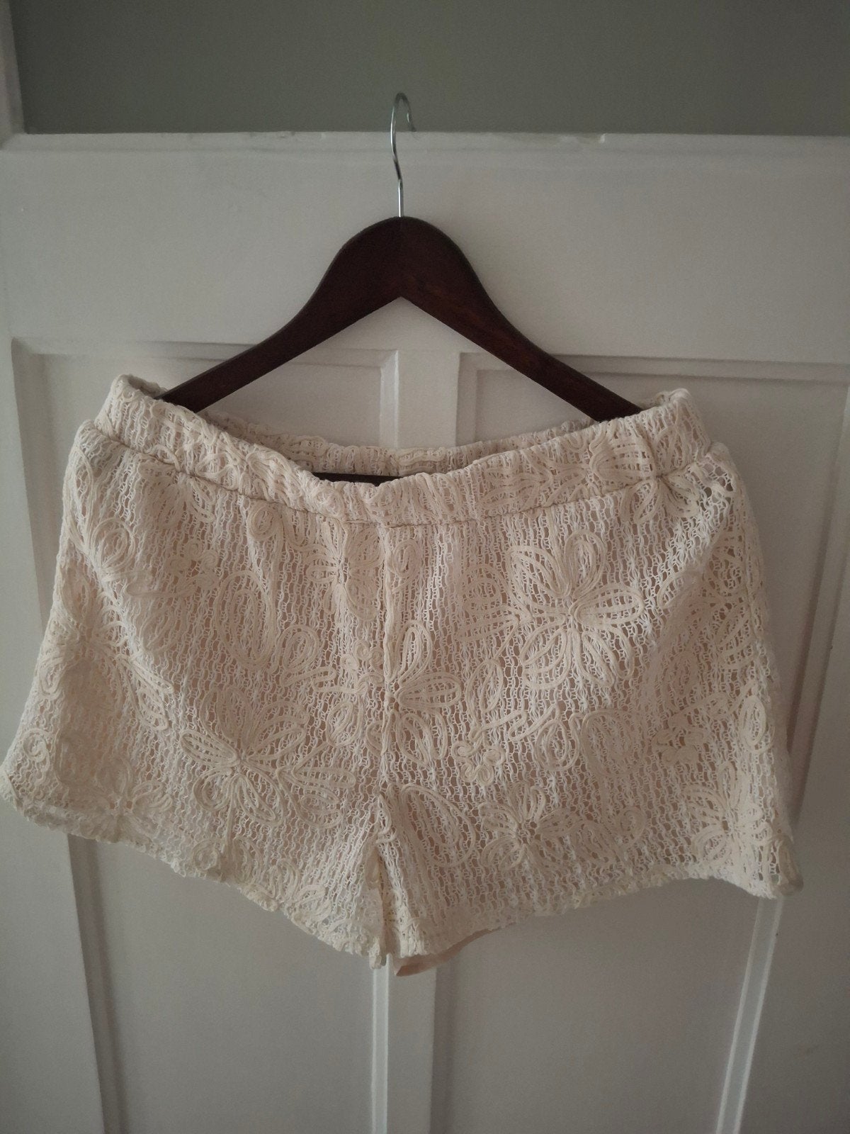 Crèmekleurige kanten short, Kort, Beige, Maat 42/44 (L), Ophalen of Verzenden
