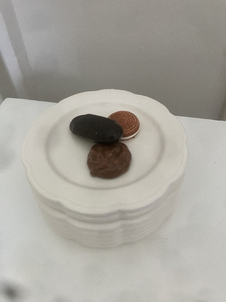 Leuke koekjespot in de vorm van borden met koekjes, Overige typen, Ophalen of Verzenden, Zo goed als nieuw, Overige stijlen