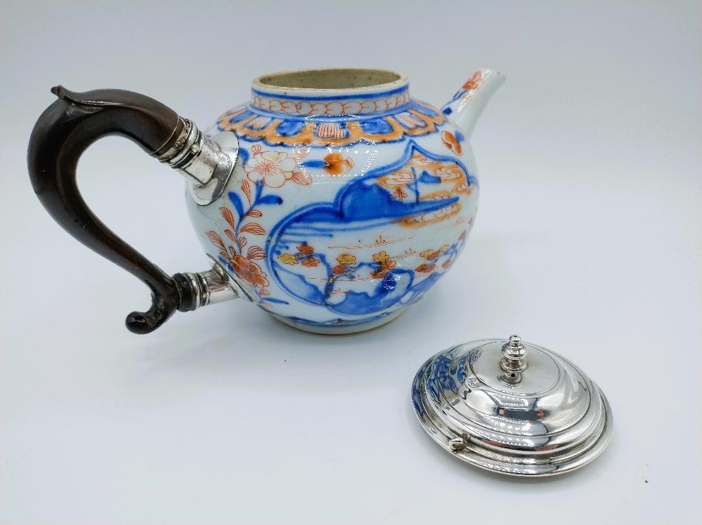 Kangxi imari theepot met zilveren montuur, ca. 1710, Antiek en Kunst, Verzenden