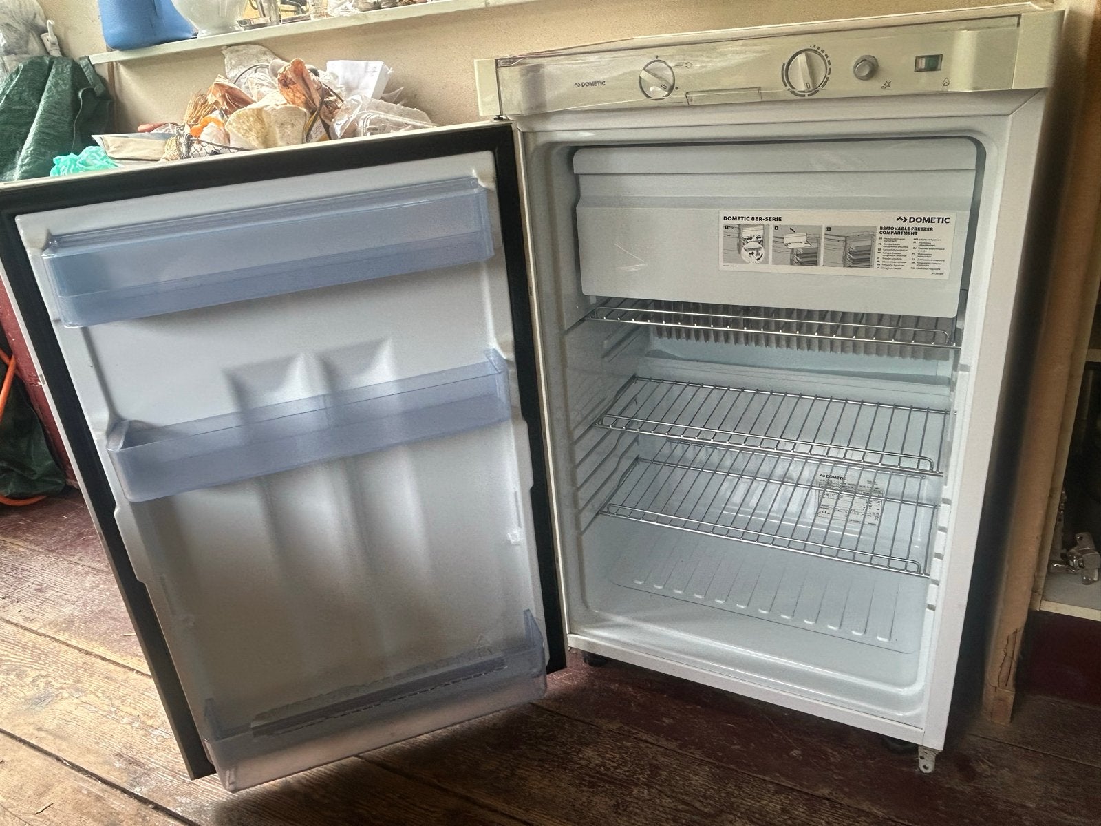 Dometic Koelkast op gasfles en 230V - Zeer weinig gebruikt, 75 tot 100 liter, Zo goed als nieuw, 45 tot 60 cm, Met vriesvak