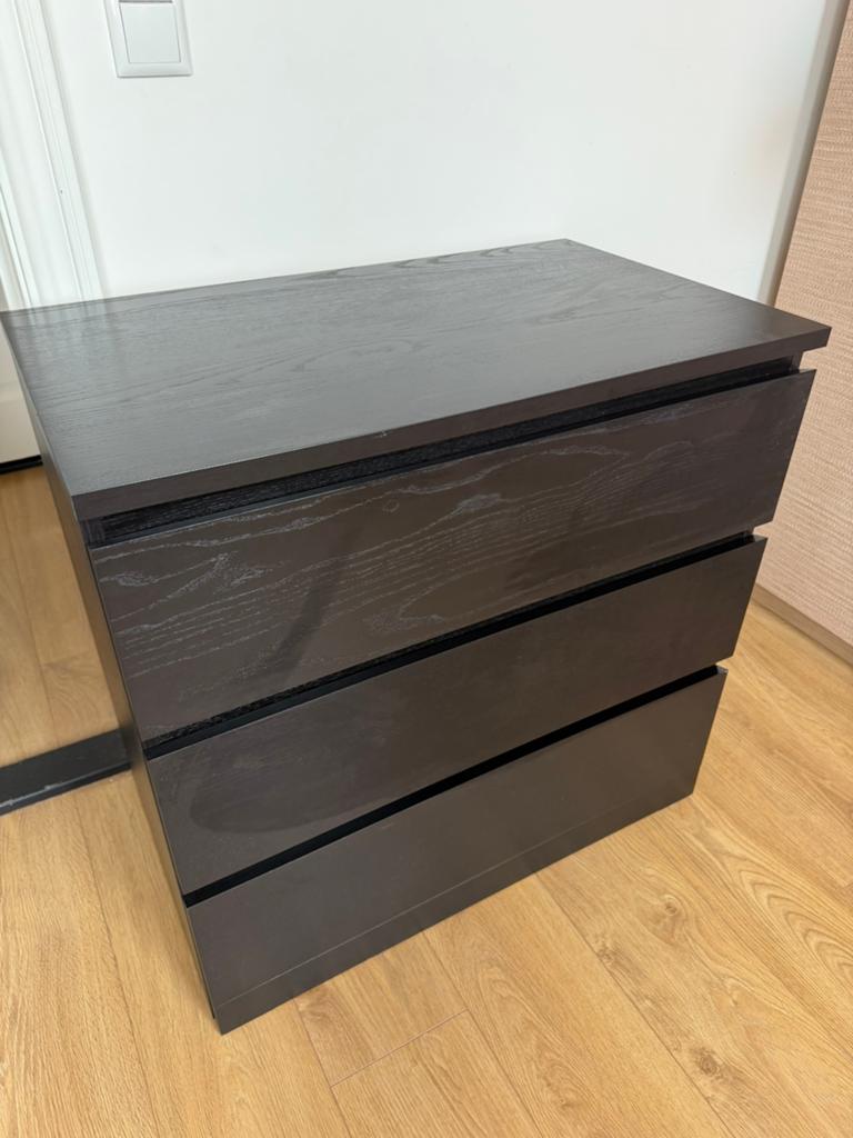 Malm ikea ladekast zwart, Huis en Inrichting, Kasten | Ladekasten, Ophalen, 50 tot 100 cm, Zo goed als nieuw, 3 of 4 laden