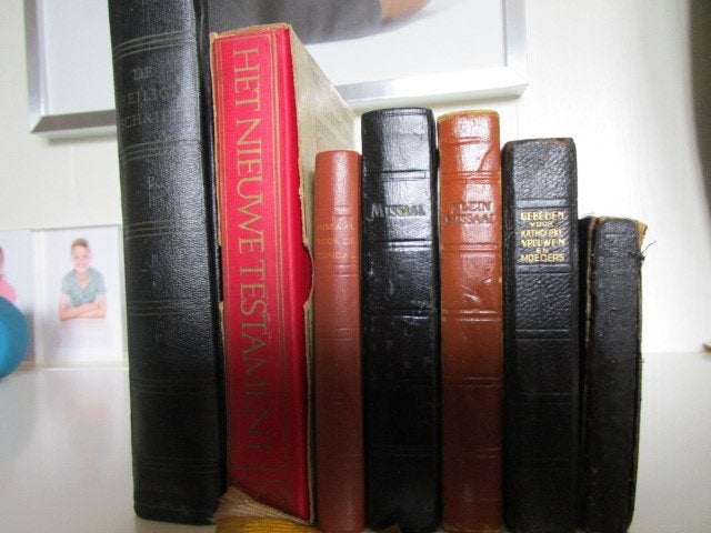 BOEKEN m.b.t. CHRISTENDOM : Heilige Schrift - Missaals e.a., Ophalen of Verzenden, Gelezen, Christendom | Katholiek