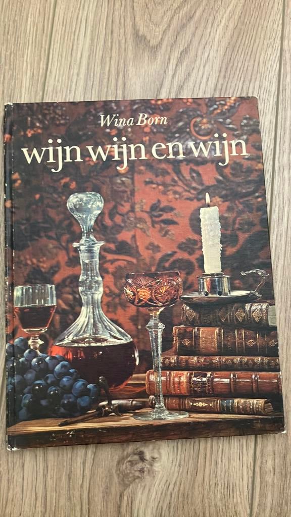 Wina Born - Wijn wijn en wijn, Ophalen of Verzenden, Zo goed als nieuw, Frankrijk