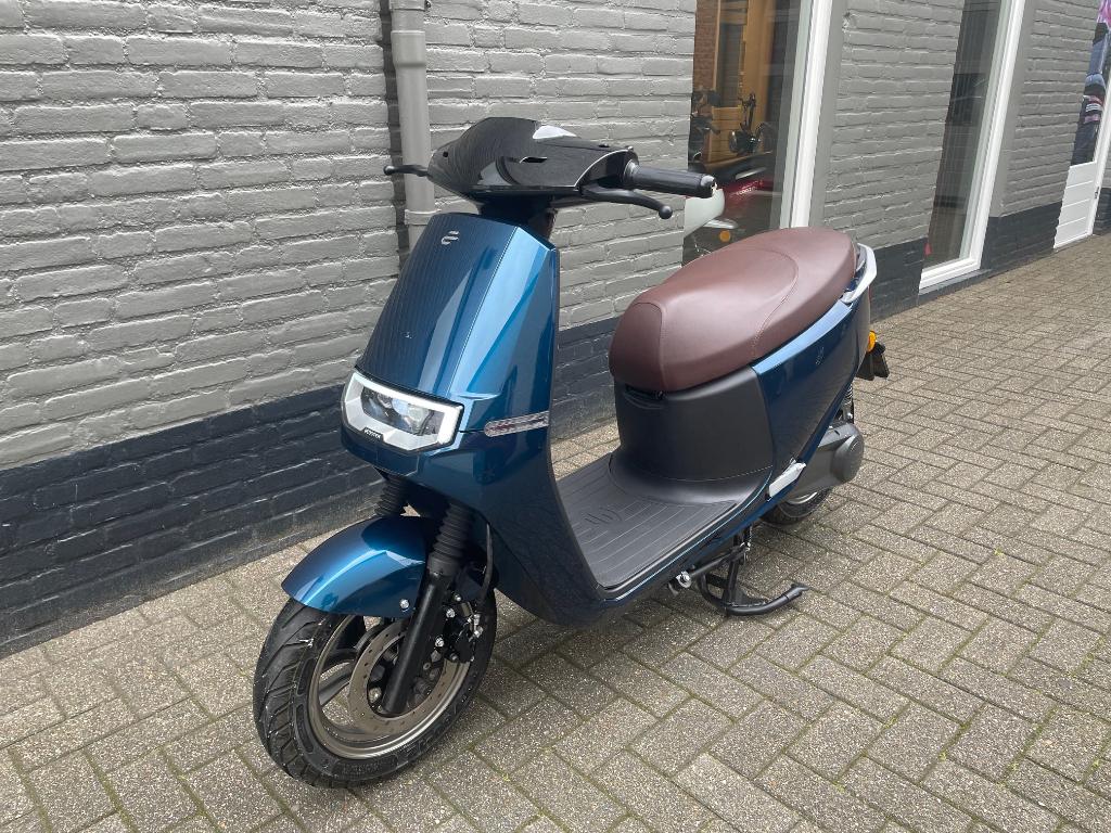 Ruim 50 Gebruikte scooters, met beurt en garantie!, Ophalen, Gebruikt, Benzine