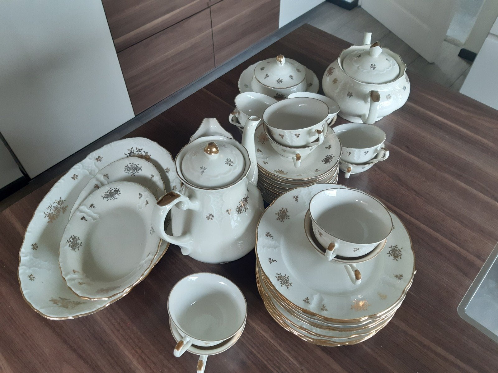 Vintage Mosa Maastricht servies met gouden details, Ophalen