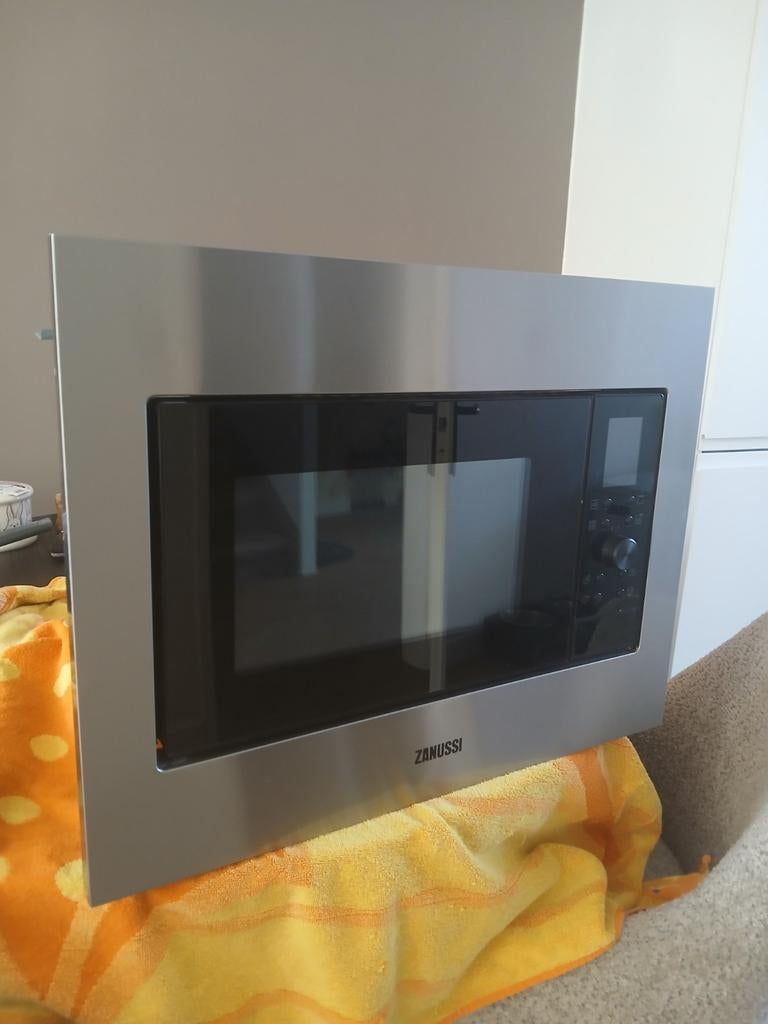 Zanussi Inbouw Combimagnetron - Zo goed als nieuw, Witgoed en Apparatuur, Magnetrons, Ophalen, Combimagnetron, Zo goed als nieuw