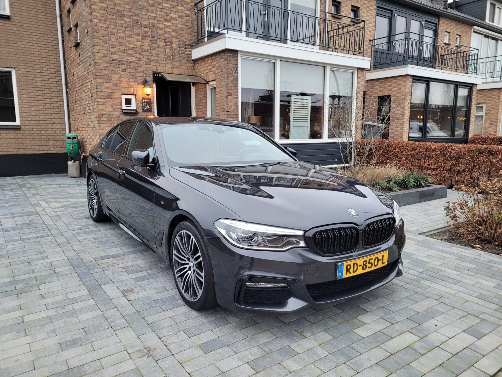 BMW 5-Serie 520i 184pk Aut. 2017 Grijs, Auto's, 1998 cc, Achterwielaandrijving, 2000 kg, 1505 kg
