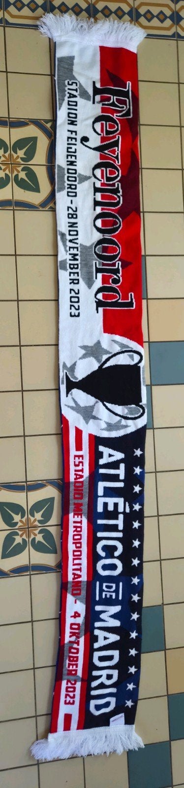 Feyenoord - Atletico Madrid Champions League Sjaal, Ophalen of Verzenden, Zo goed als nieuw, Feyenoord, Vaantje of Sjaal