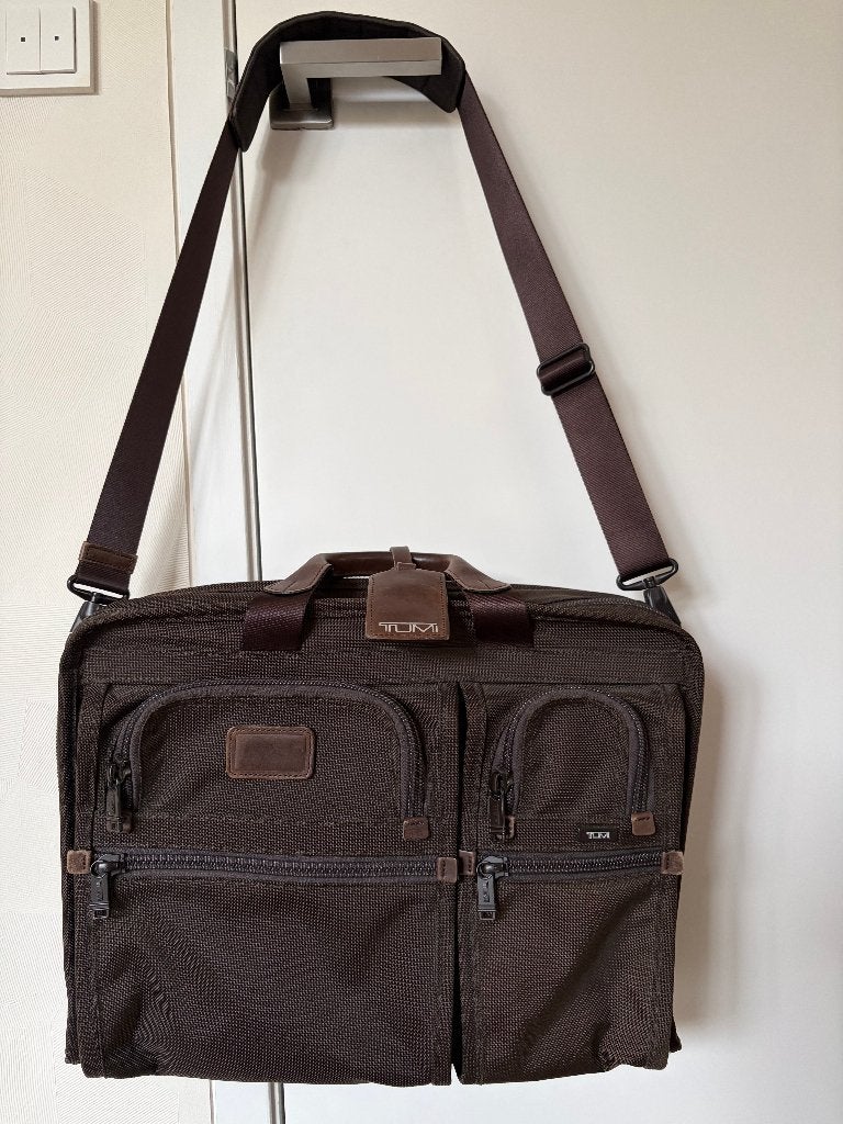 TUMI: z.g.a.n. laptop/aktetas met veel mogelijkheden, Bruin, Verzenden, Aktetas, Tabletvak