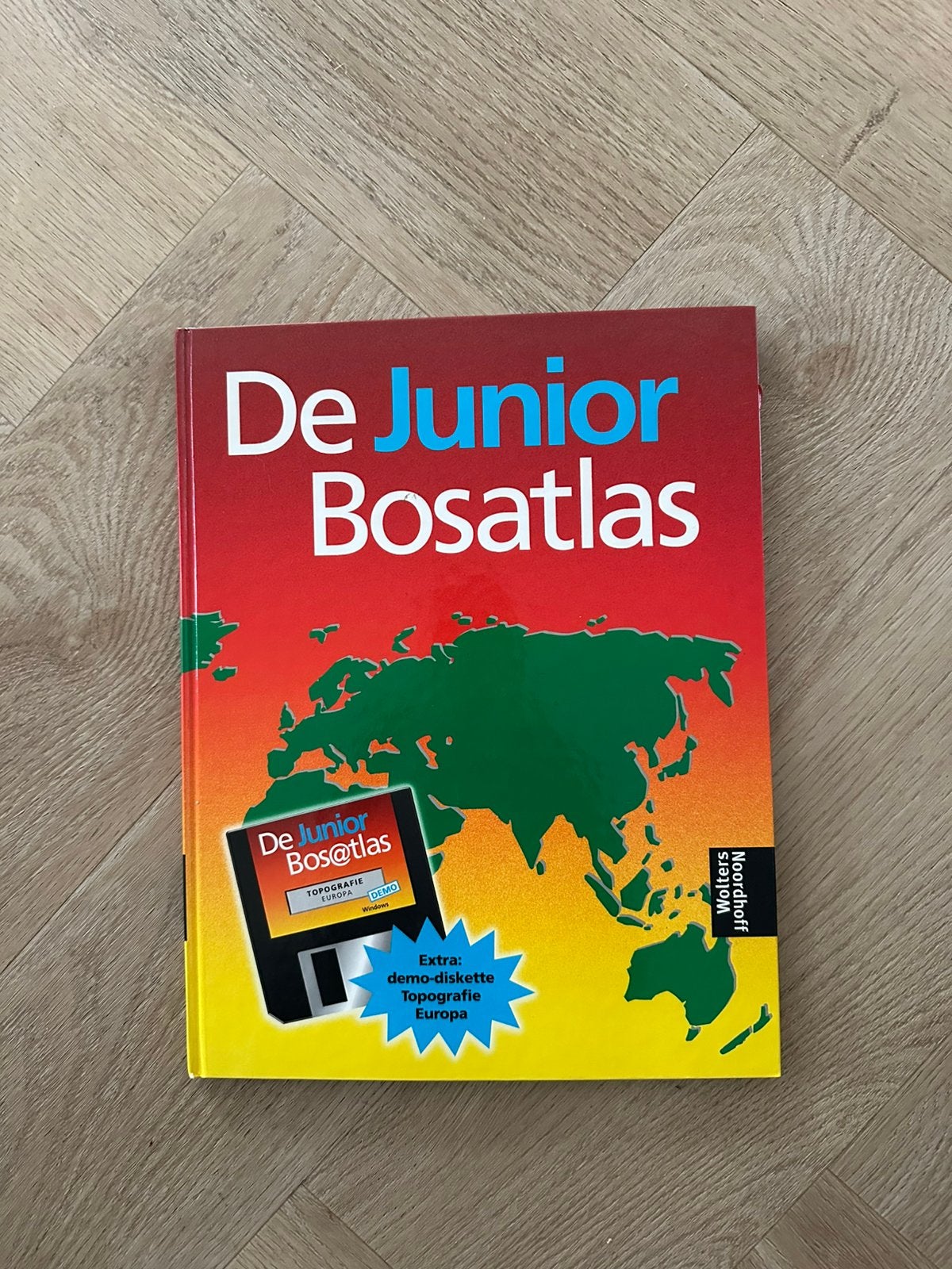 De Junior Bosatlas Topografie Europa, Gelezen, Bosatlas, Ophalen of Verzenden, 1800 tot 2000