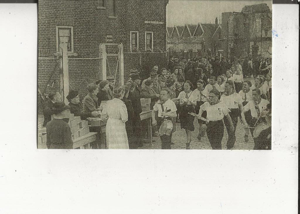 Dordrecht Lage Bakstraat Victoria Paaswandelmars 1947, Ophalen of Verzenden, 1940 tot 1960, Gelopen, Zuid-Holland