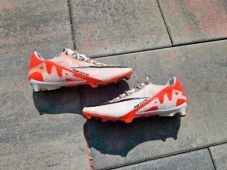 Nike mercurial voetbalschoenen maat 40,5, Ophalen of Verzenden, Zo goed als nieuw, Schoenen