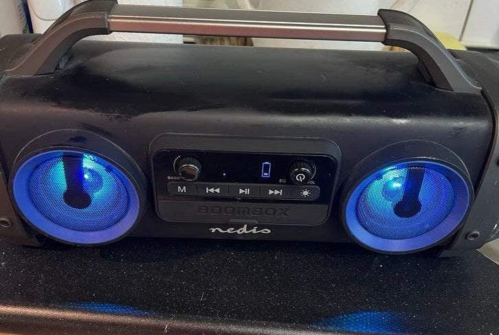 Nedis Boombox SPBB300BK - Zo goed als nieuw, Ophalen, Gebruikt, Overige typen