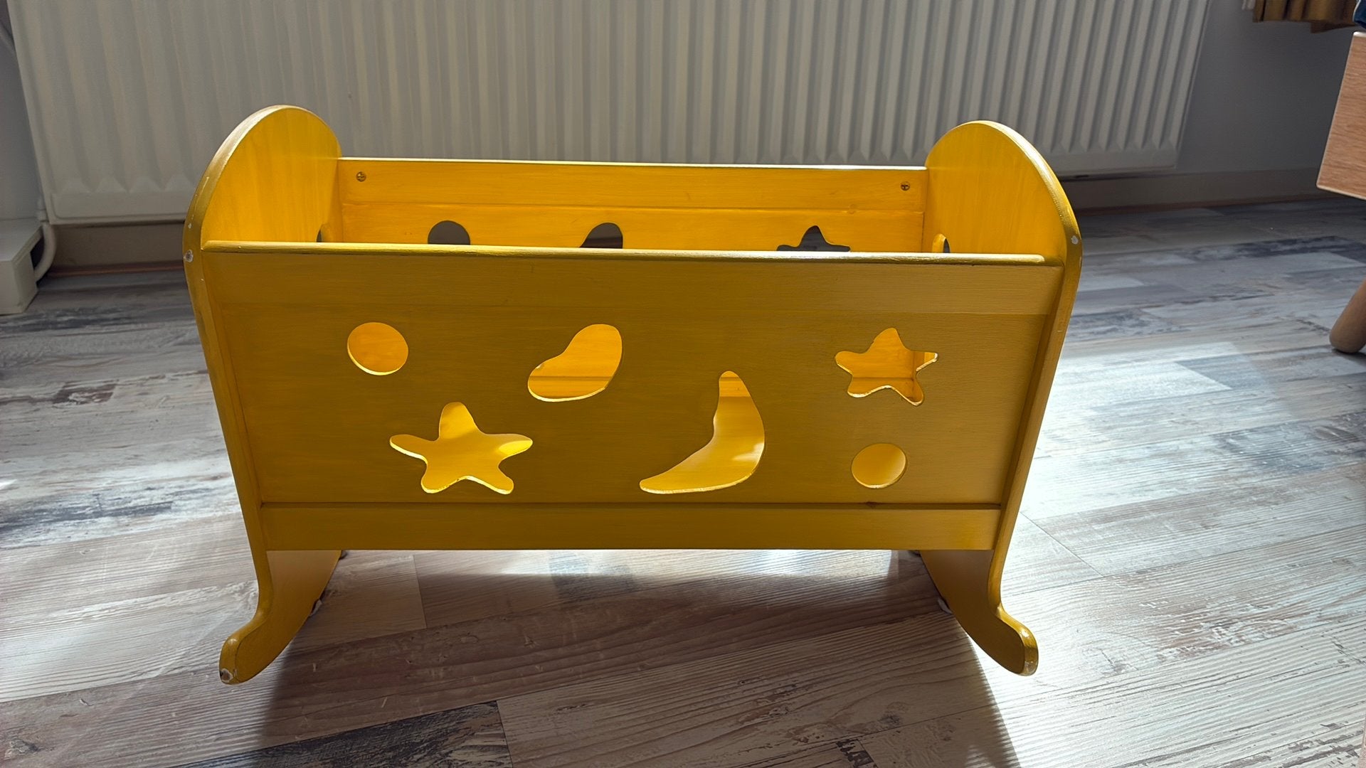 Te koop: houten poppenwieg, Ophalen, Gebruikt, Babypop