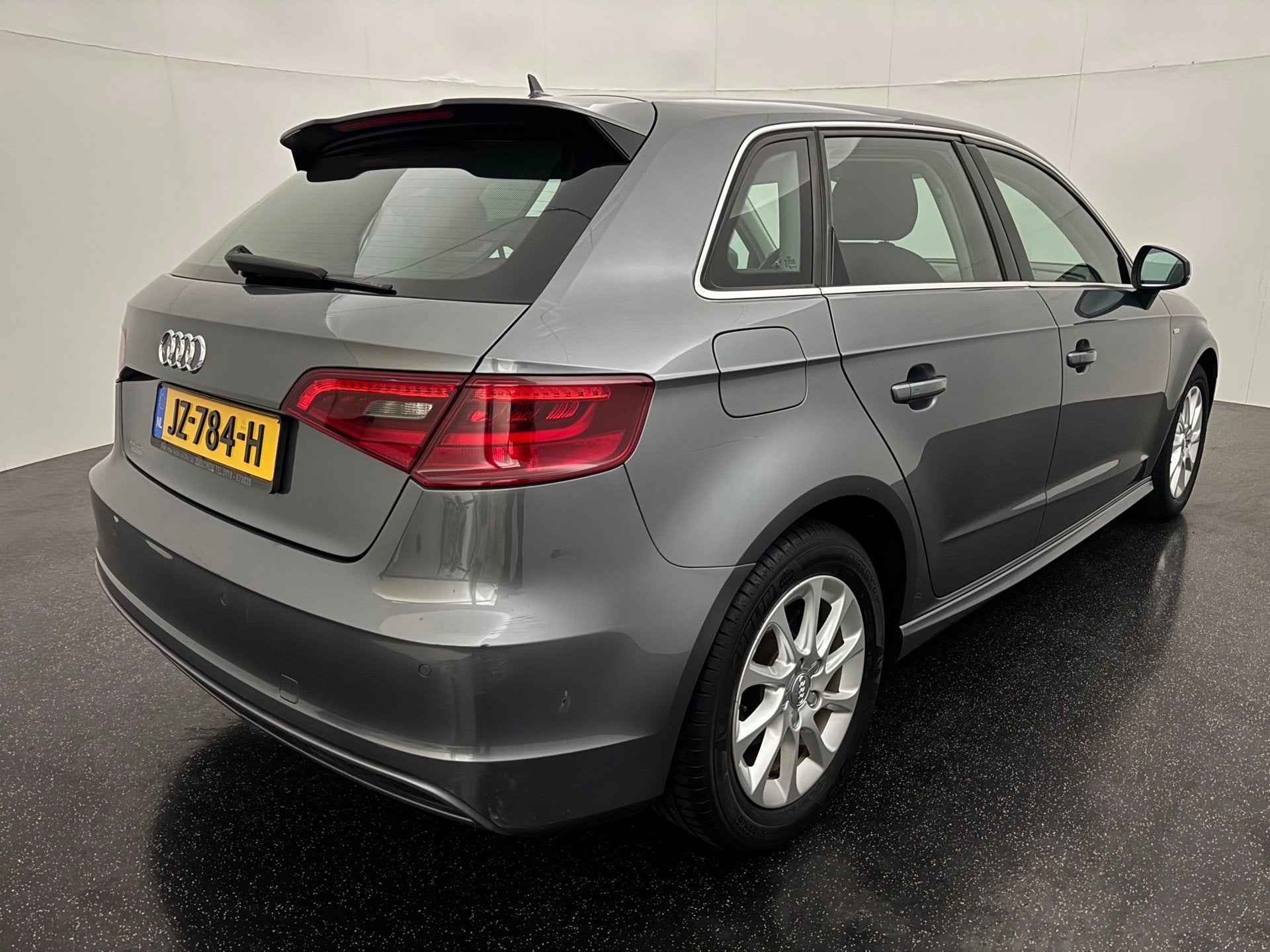 Audi A3 Sportback 1.6 TDI Adrenalin, Auto's, Voorwielaandrijving, Stof, Gebruikt, 4 cilinders