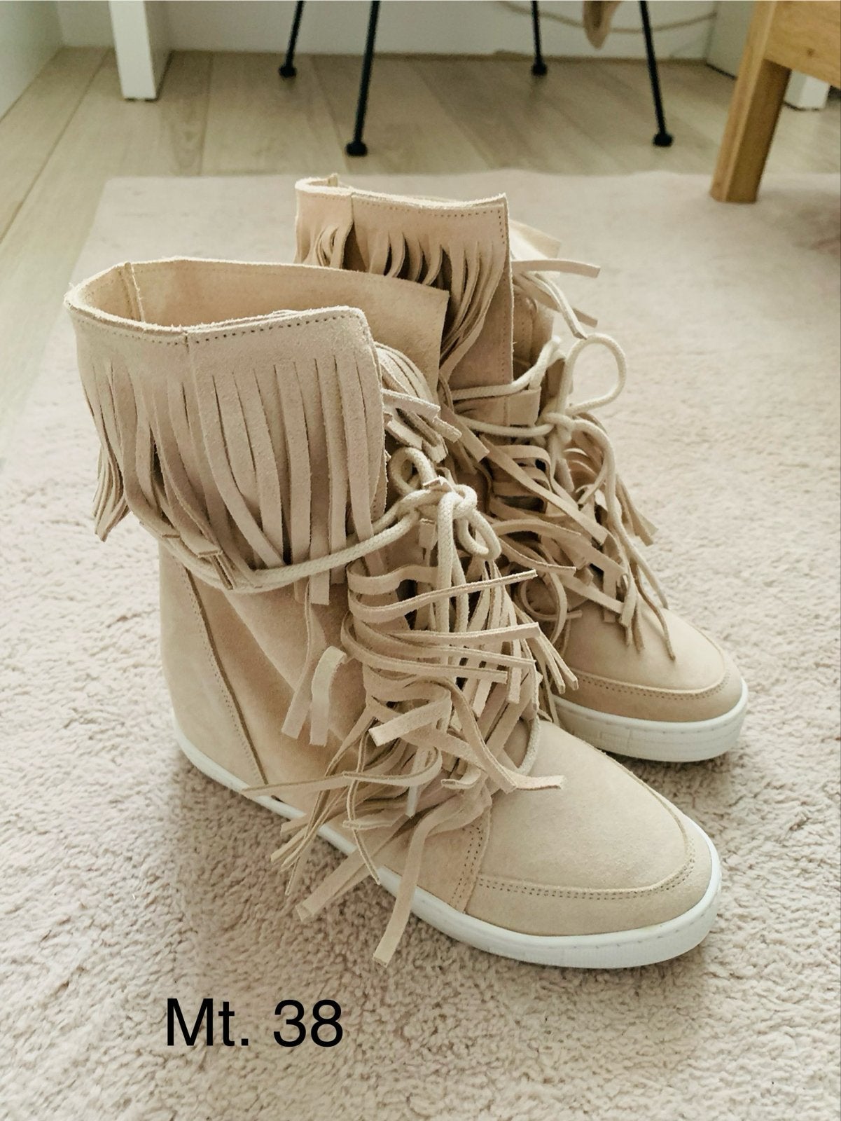 Nieuwe Helbut Boho Laarzen Franje Suède Camel Mt. 38, Ophalen of Verzenden, Nieuw, Beige, Lage of Enkellaarzen