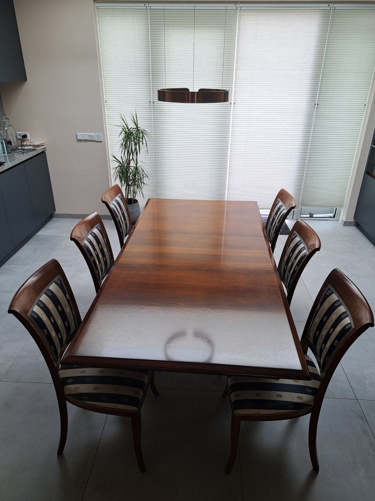 Uitschuifbare eettafel met zes stoelen, Huis en Inrichting, Tafels | Eettafels, Ophalen, Gebruikt, Klassiek, 200 cm of meer