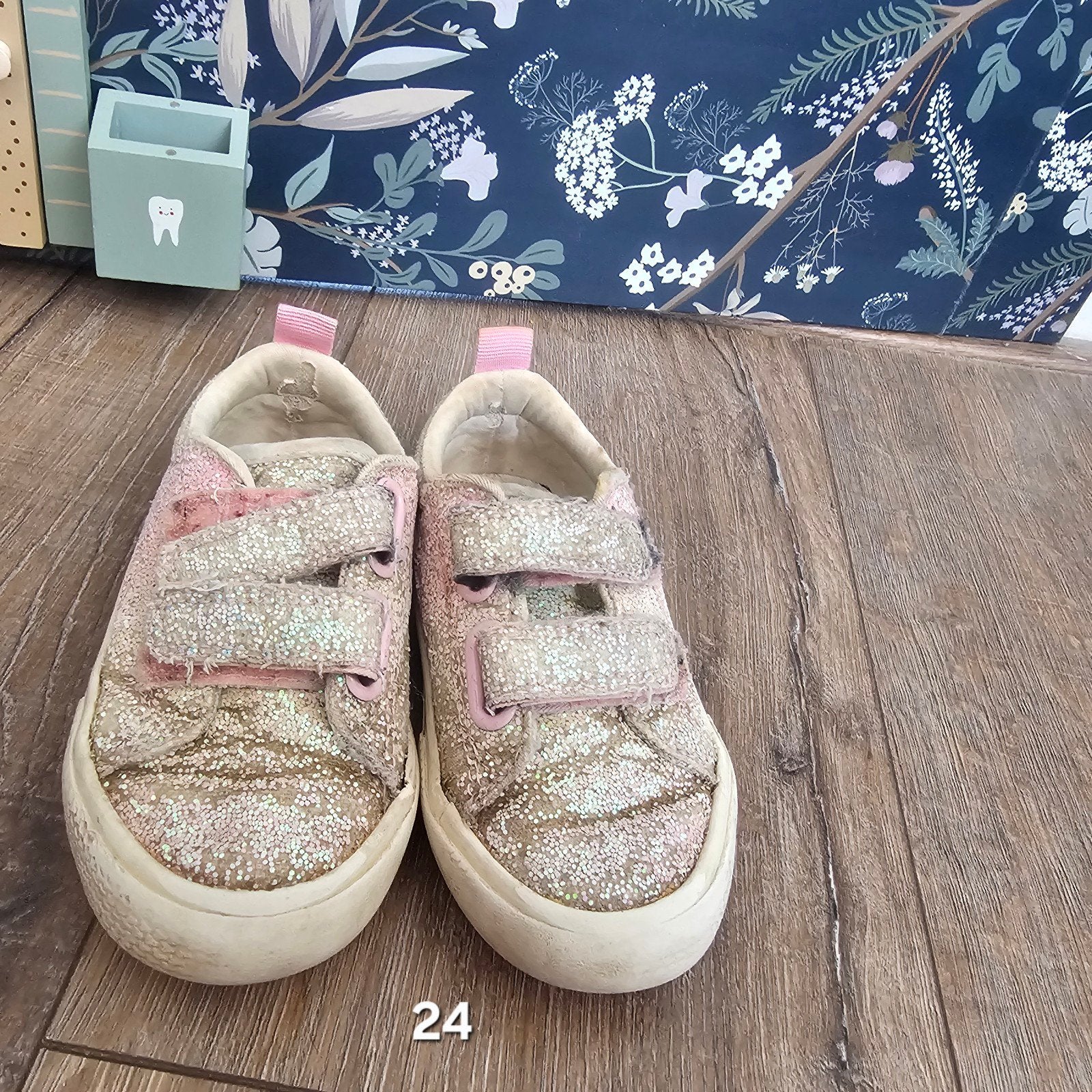 Glitter sneakers maat 24 - Next, Gebruikt, Meisje, Schoenen, Ophalen of Verzenden