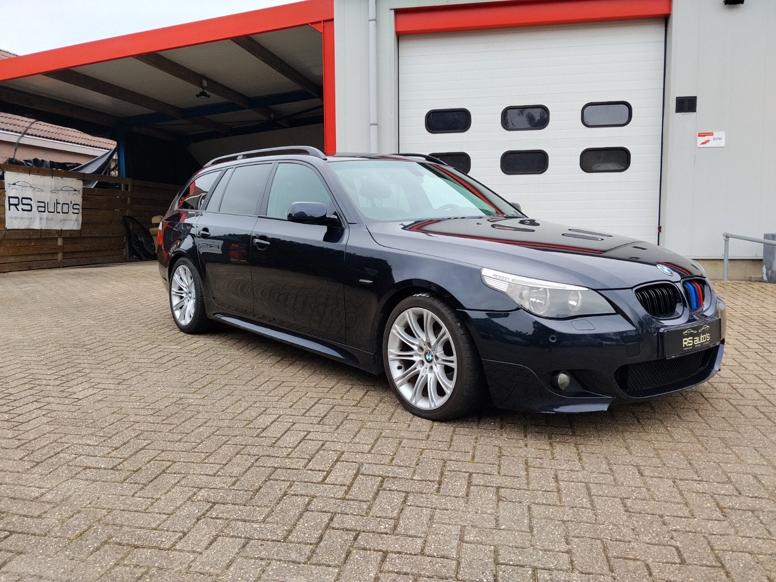 BMW E61 523i Touring M-Pakket zwart, Auto's, BMW, Achterwielaandrijving, Parkeersensor, Zwart, 2497 cc