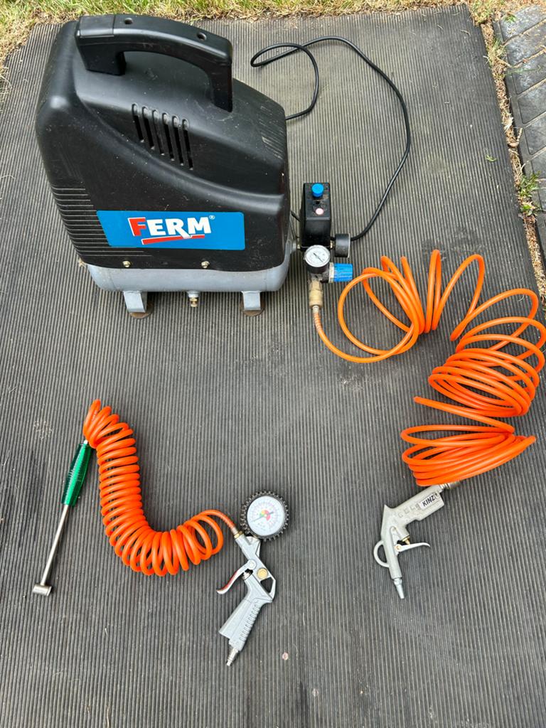 FERM Compressor met accessoires, Ophalen, Zo goed als nieuw, Minder dan 200 liter/min, Minder dan 6 bar