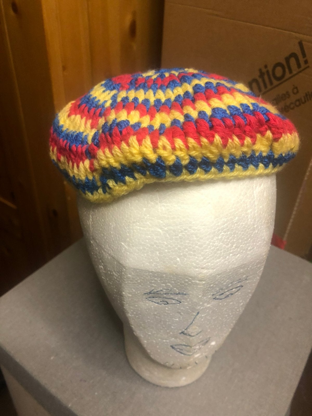Nieuwe muts carnaval/toneel, Ophalen, Nieuw