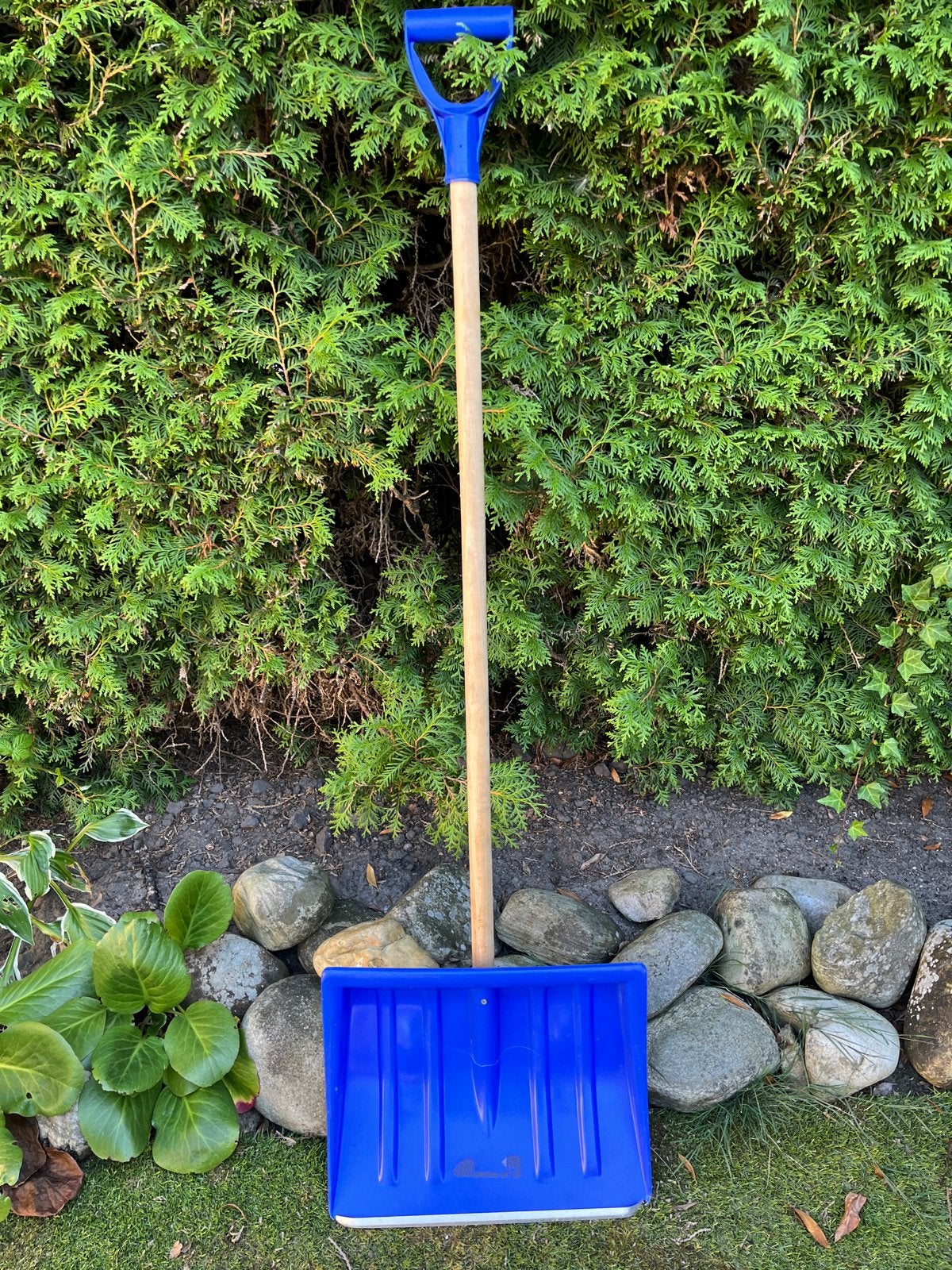 Blauwe sneeuwschuiver met houten steel, Tuin en Terras, Hand-tuingereedschap, Ophalen, Gebruikt, Schop