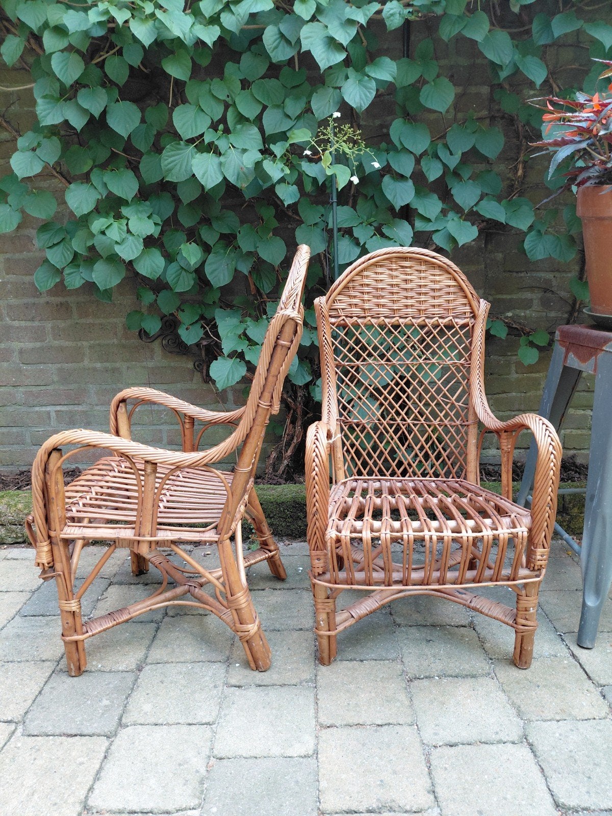 rotan vintage kinderstoeltjes 2 stuks, Kinderen en Baby's, Kinderkamer | Tafels en Stoelen, Ophalen, Gebruikt, Stoel(en)