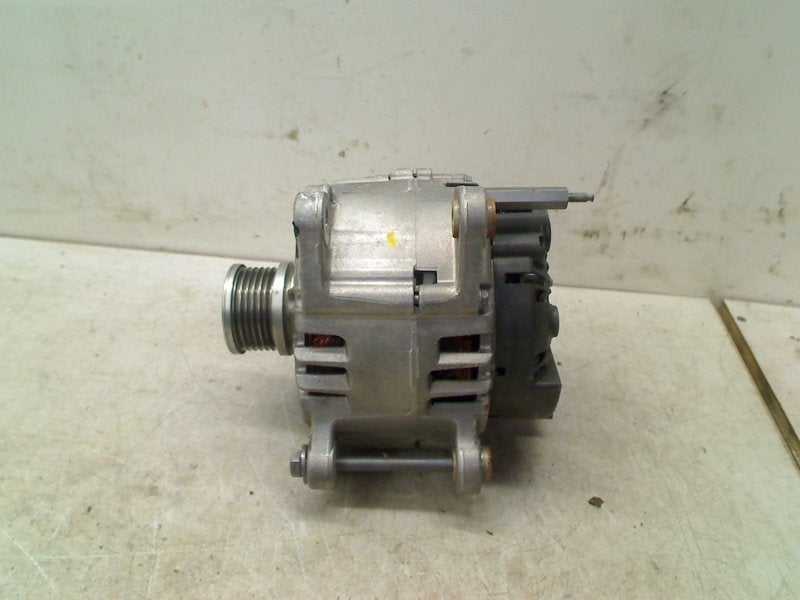 Dynamo Volkswagen Golf Sportsvan (AUVS) 2014 03L903023L, Gebruikt, Volkswagen, Volkswagen AG, Kundenbetreuung@volkswagen.de