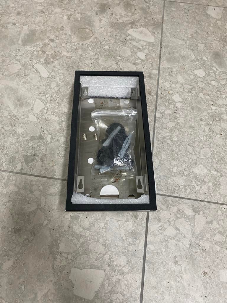 DoorBird D21xx opbouwbak - licht gebruikt, Huis en Inrichting, Deurbellen, Ophalen of Verzenden, Nieuw