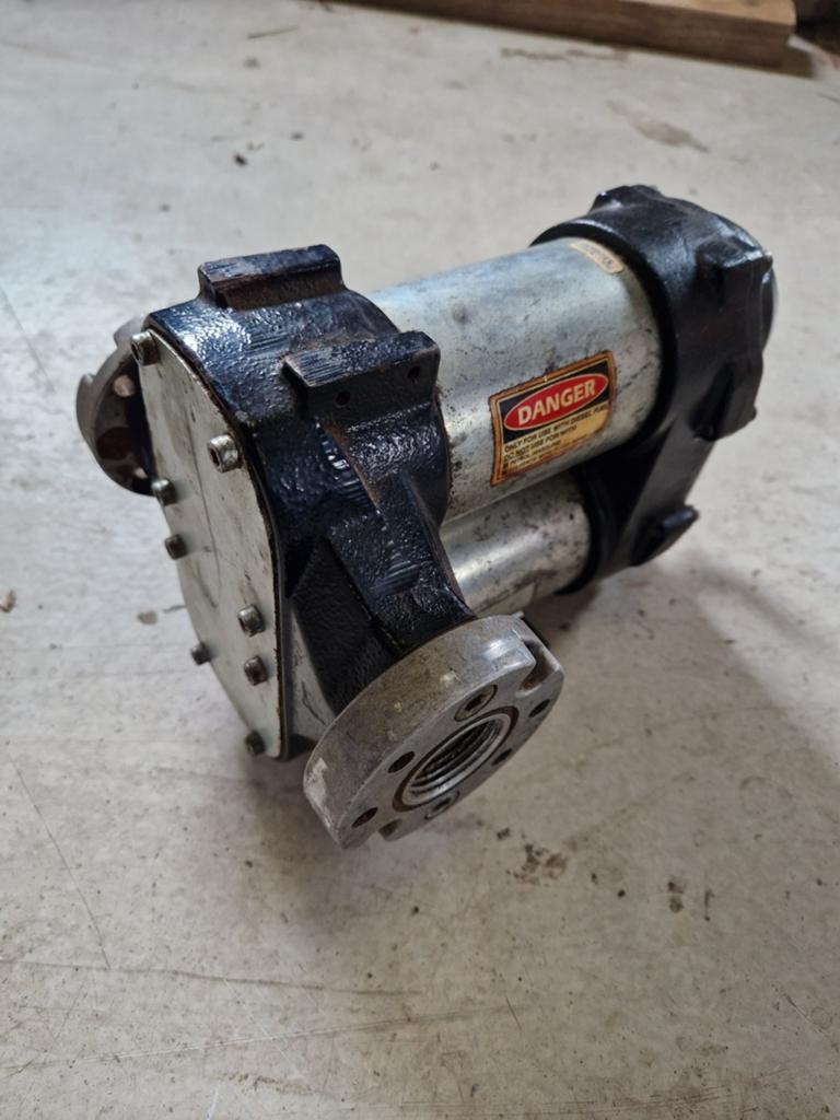 Oliepomp voor diesel 12 of 24 volt, Doe-het-zelf en Verbouw, Gereedschap | Overige machines, Ophalen of Verzenden