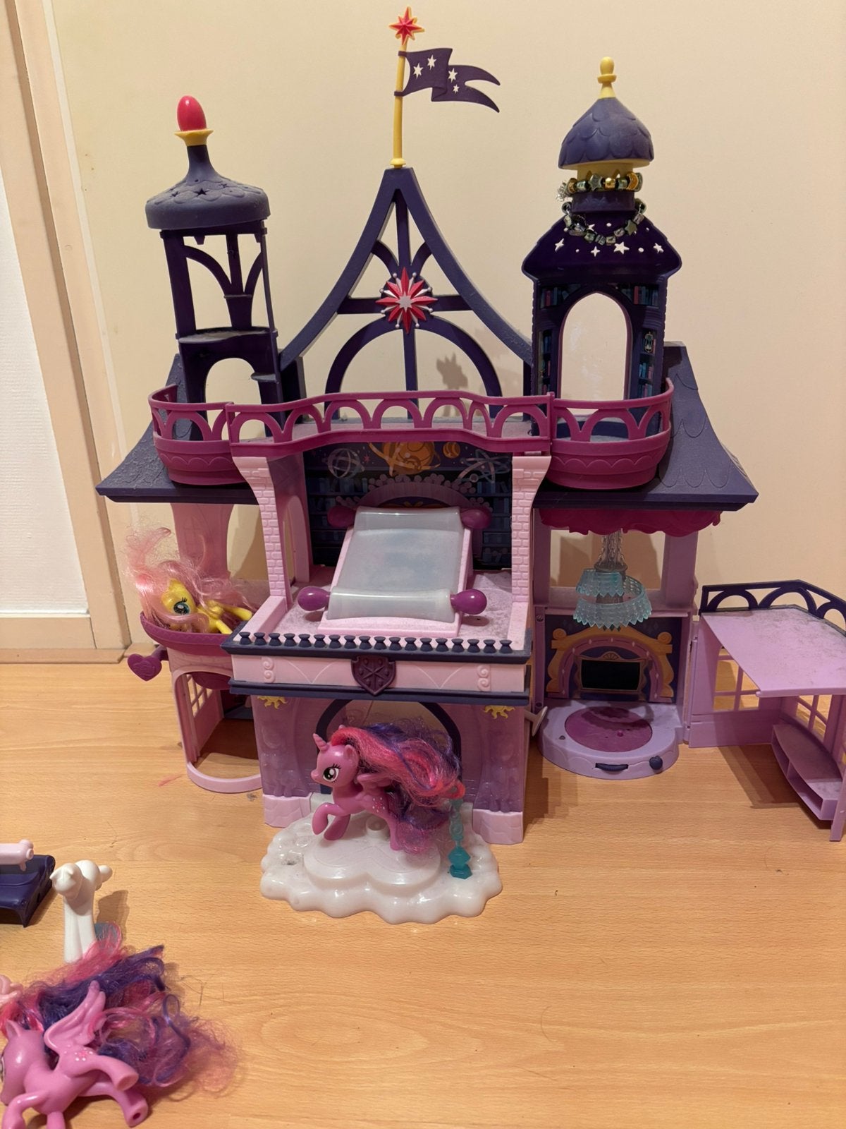 My little pony speelkasteel (met pony’s en unicorns erbij), Ophalen, Zo goed als nieuw