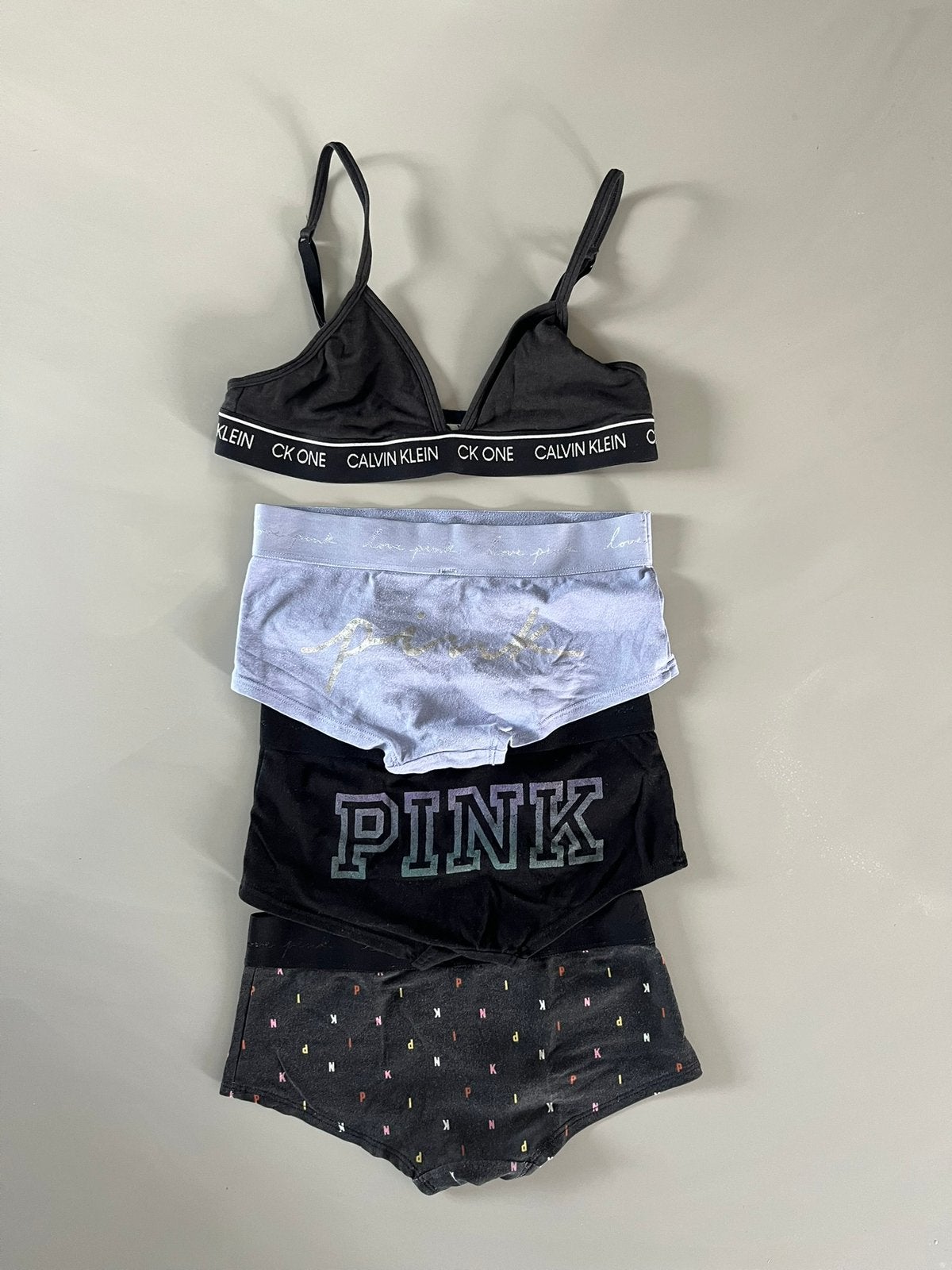 Calvin Klein & Victoria’s Secret ondergoed zwart wit 164/176, Ophalen of Verzenden, Gebruikt, Meisje, Nacht- of Onderkleding