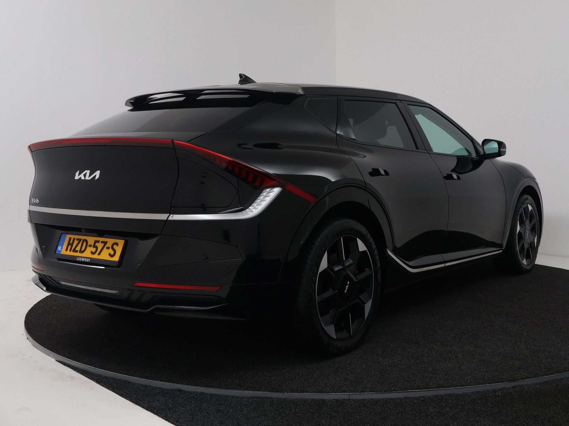 Kia Ev6 Plus 84 kWh | Memory seats | Stoelventilatie/verwarm, Auto's, Automaat, Achterwielaandrijving, Zwart, Lichtsensor
