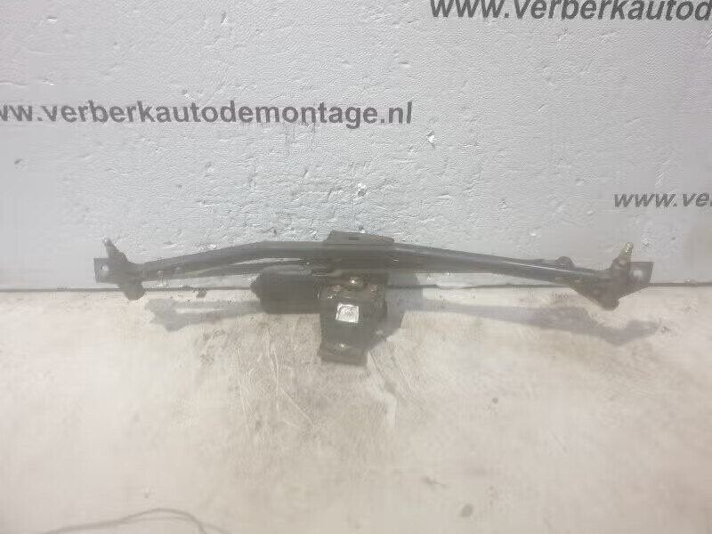 RUITENWISSER MECH + MOTOR 80 (B4) (893-955-113-op-de-motor), Robert Bosch AG, Gebruikt, Robert-Bosch-Allee 1 74232 Abstatt, DE