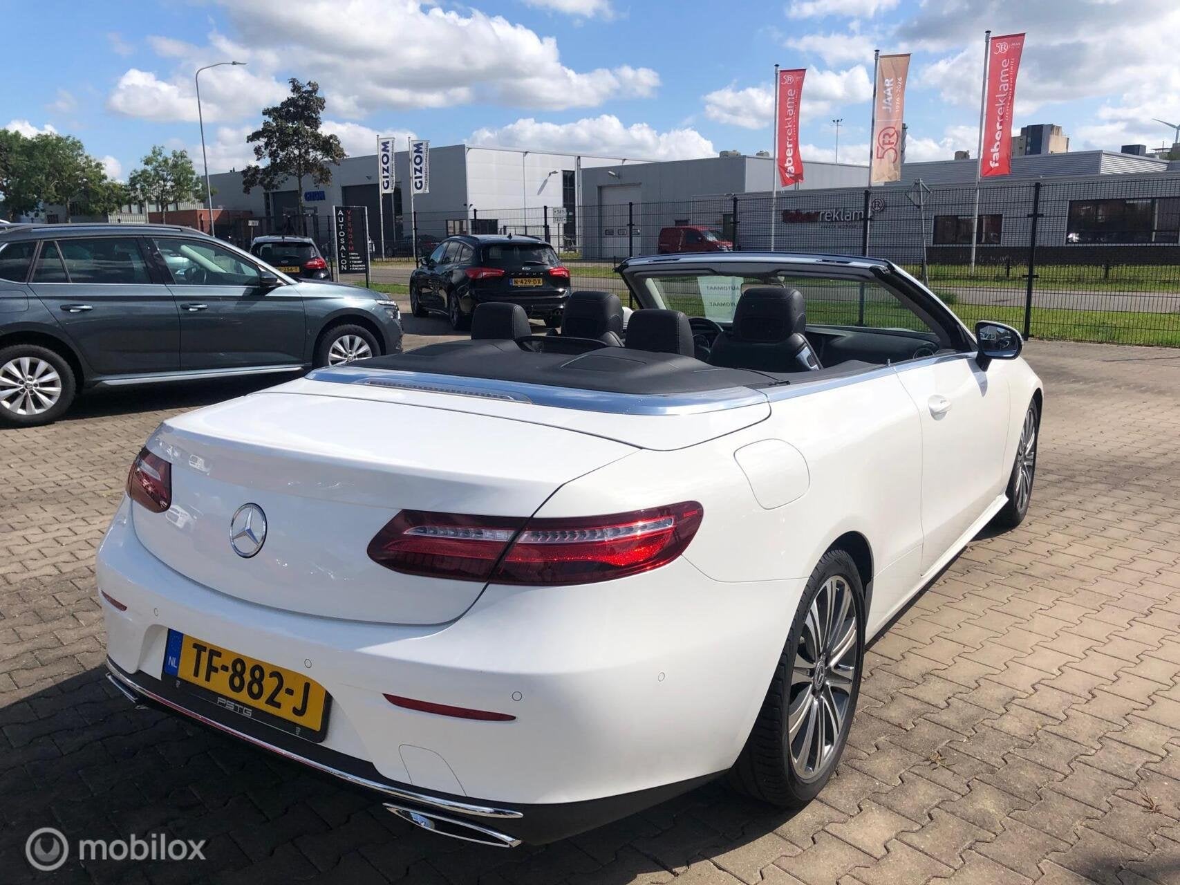 Mercedes E-klasse Cabrio 200 AUT 9G NAVI CAMERA LED WIT // D, Achterwielaandrijving, 4 cilinders, Cabriolet, Wit