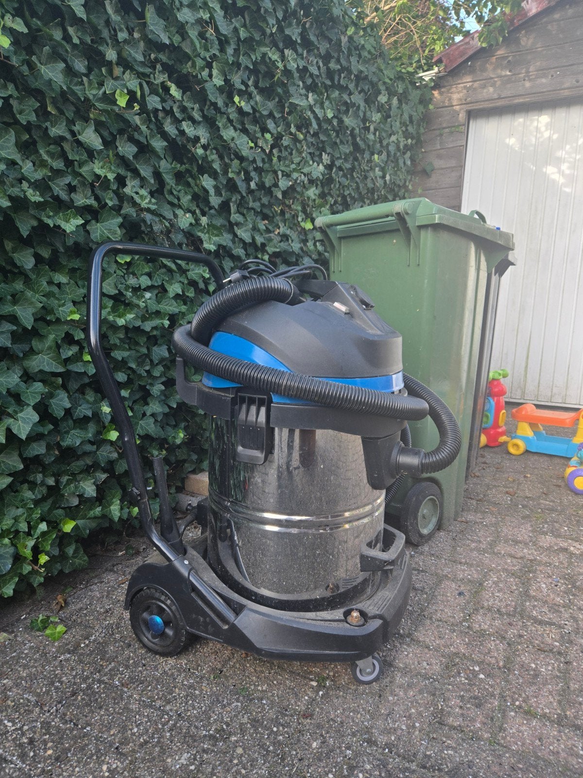 Hyundai Industriële Stofzuiger 57708 - 60L / 2000W, Ophalen, Gebruikt, Industriële stofzuiger, 2000 watt of meer