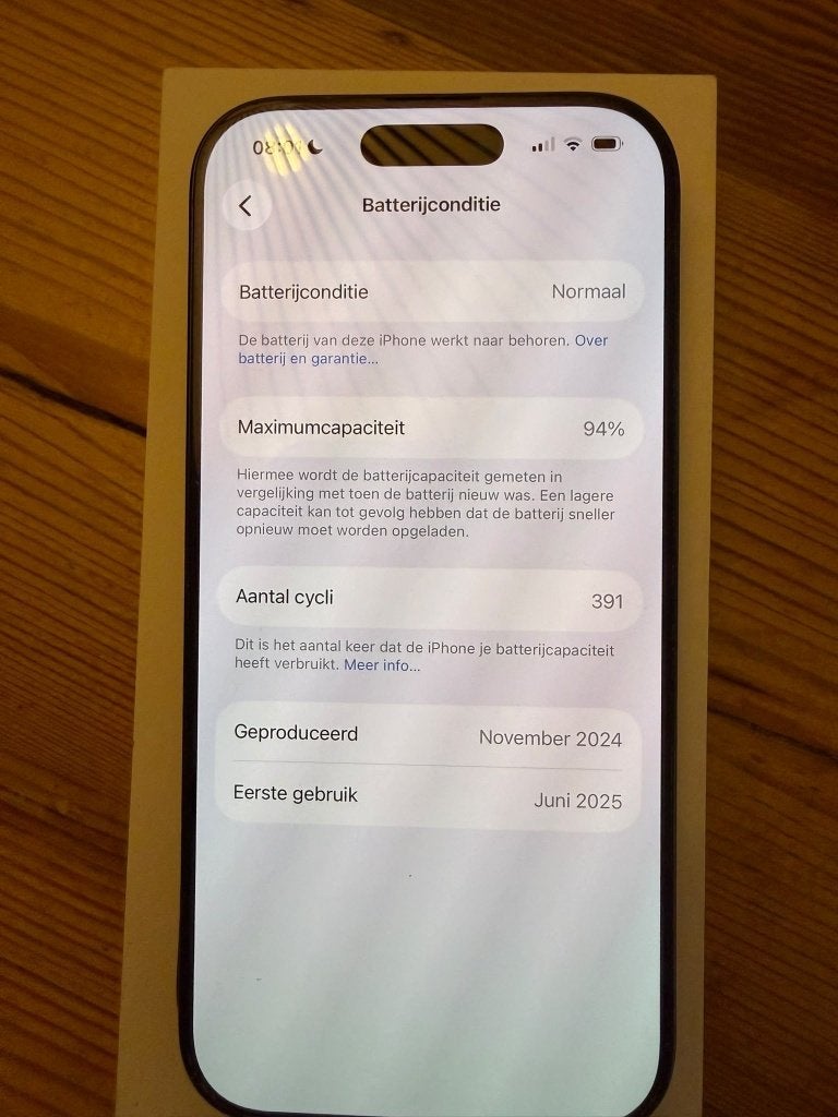 Foto 7 van iPhone 16 Pro 256GB Zwart - Zo goed als nieuw
