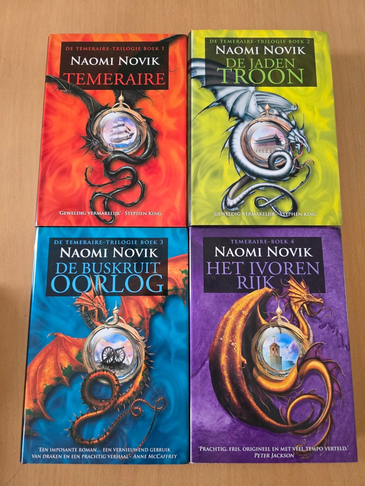 Temeraire - Naomi Novik - deel 1 t/m 4, Ophalen of Verzenden, Gelezen