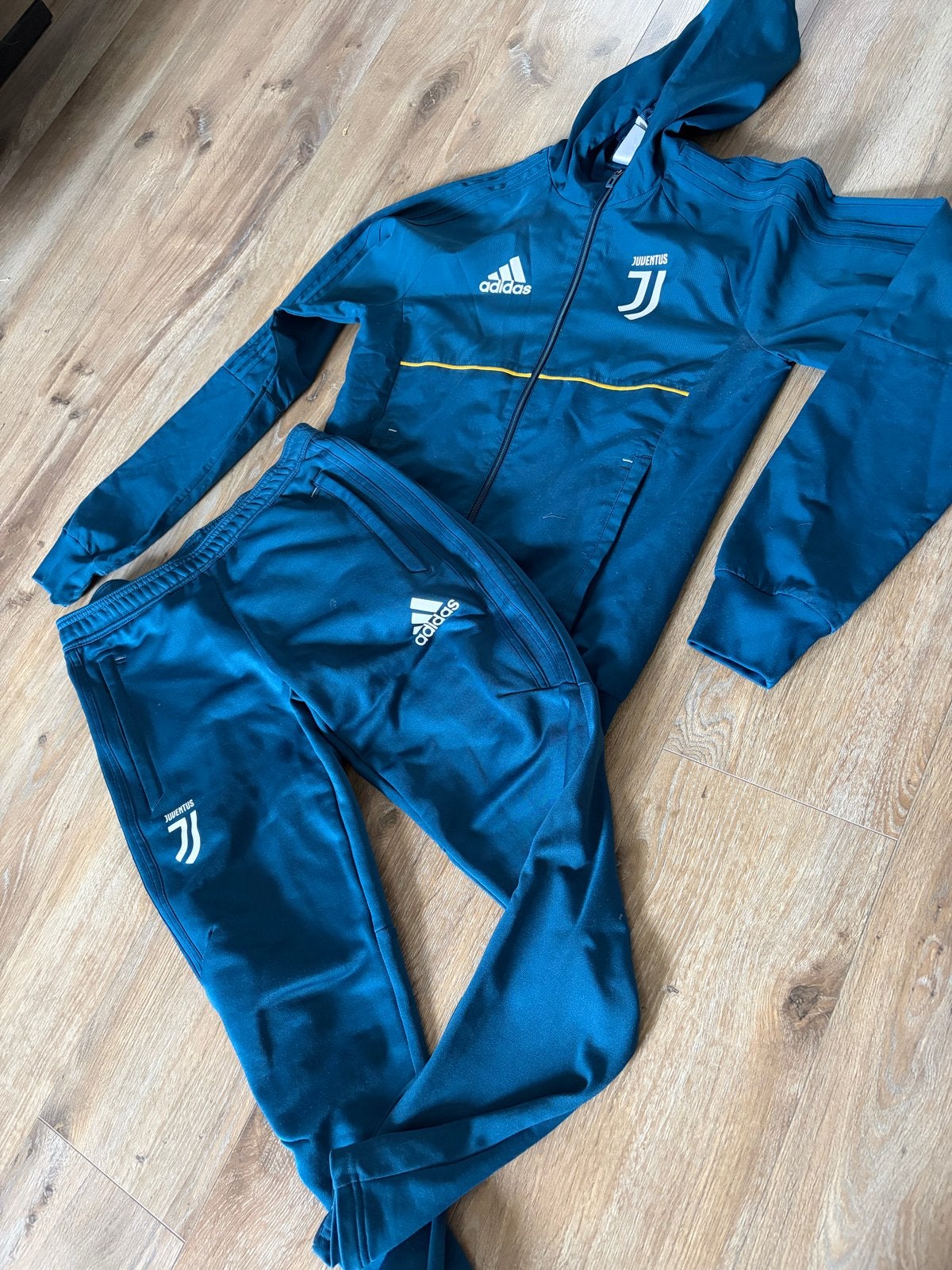 Adidas Juventus Trainingspak - Maat XS, Kleding | Heren, Sportkleding, Blauw, Ophalen of Verzenden, Zo goed als nieuw, Voetbal