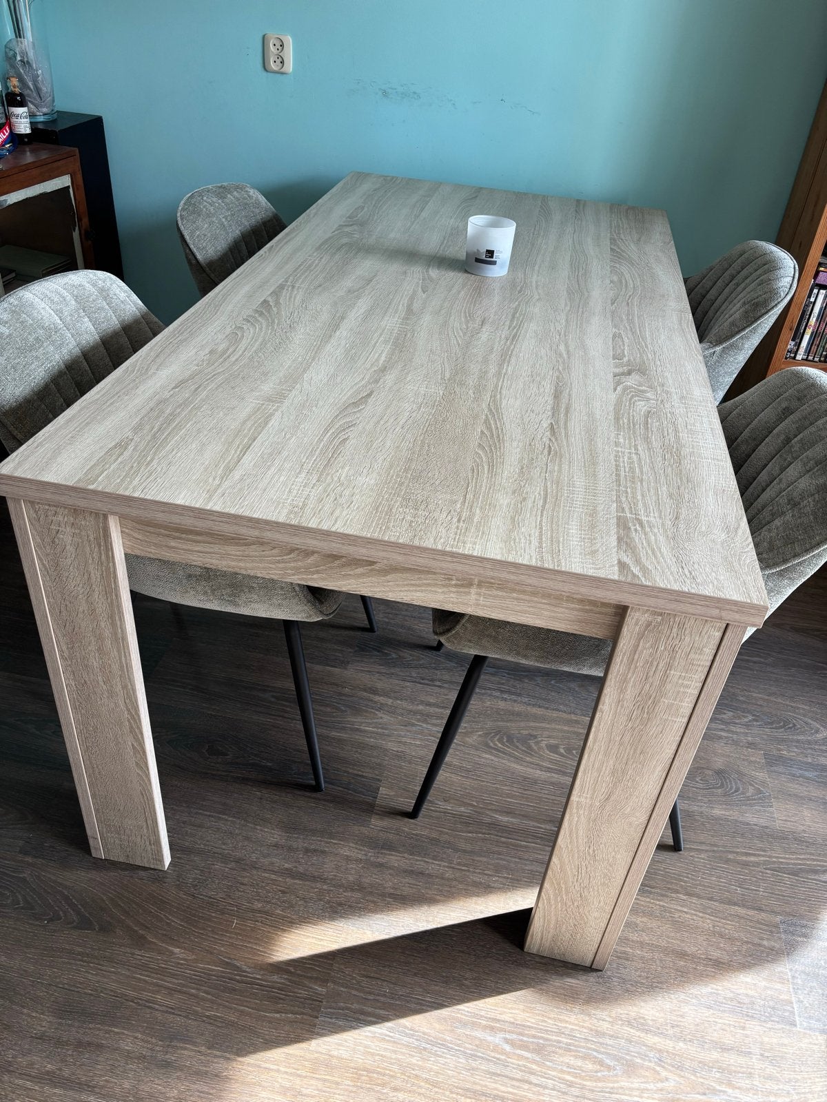 Eettafel lichtgrijs - Zo goed als nieuw, Huis en Inrichting, Ophalen, 50 tot 100 cm, Zo goed als nieuw, 150 tot 200 cm