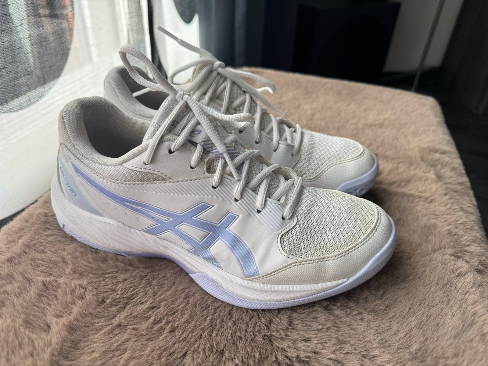 ASICS Gel Task 4 handbalschoenen zaal - Maat 39.5, Ophalen of Verzenden, Gedragen, Wit, Sportschoenen