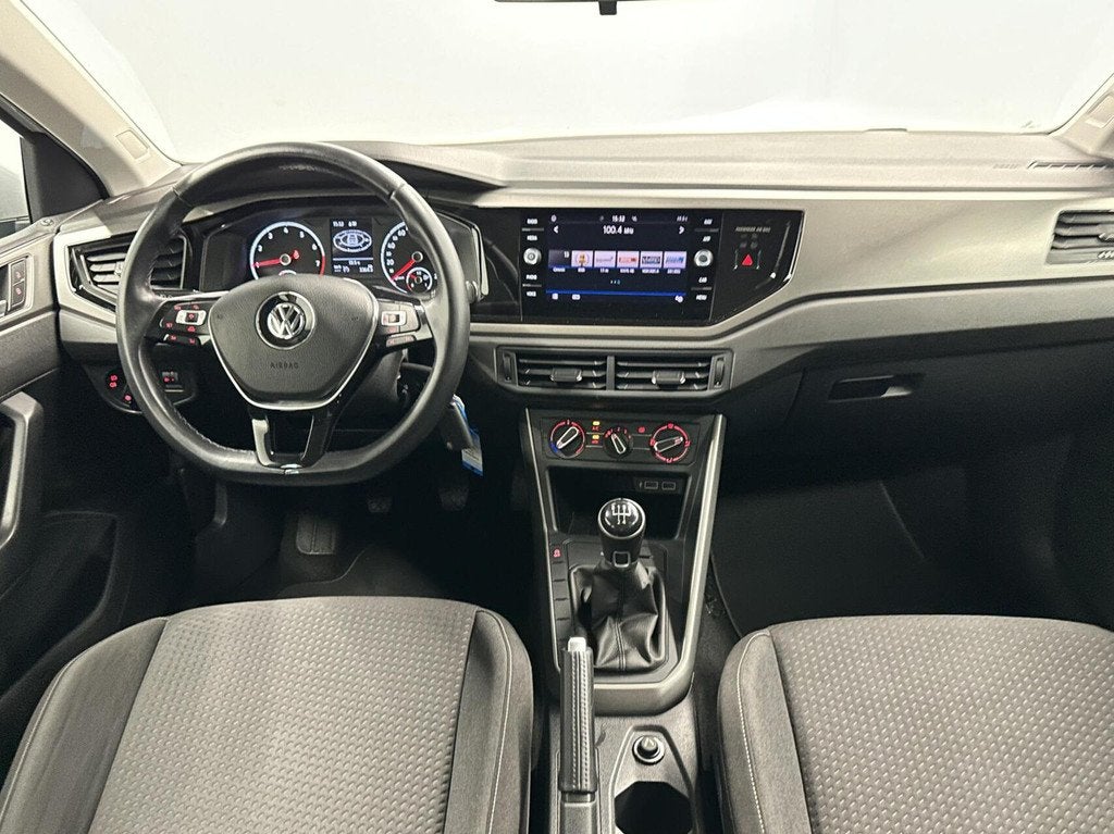 Volkswagen Polo 1.0 TSI CARPLAY TREKHAAK NAVI ADAPTIVE CRUIS, Voorwielaandrijving, Stof, Met garantie (alle), 23 km/l