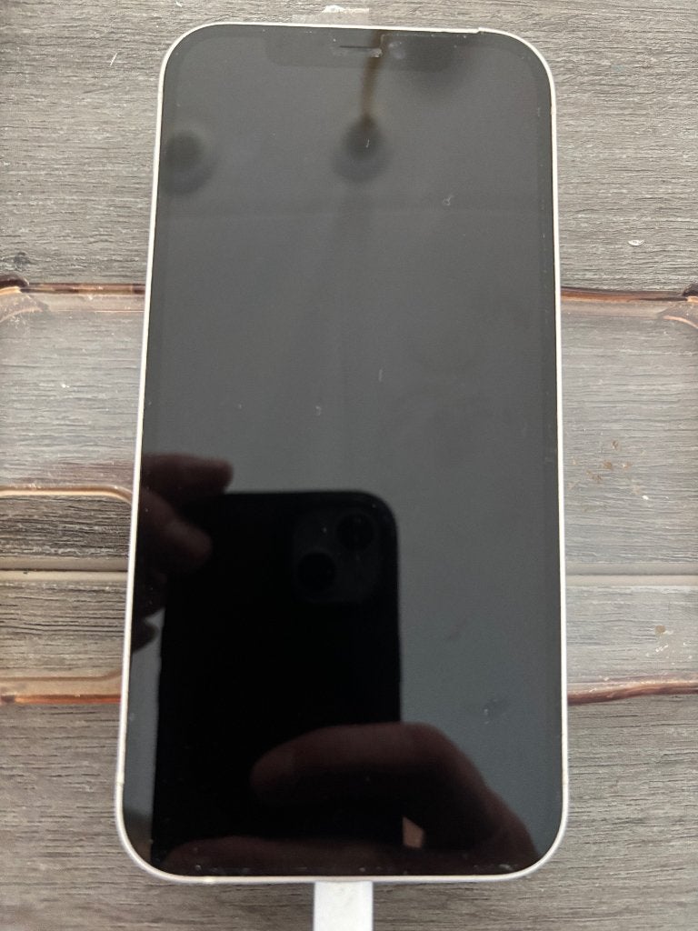 iphone 12 64gb met kapotte achterkant, Telecommunicatie, Mobiele telefoons | Apple iPhone, Ophalen, Gebruikt, Wit, 82 %