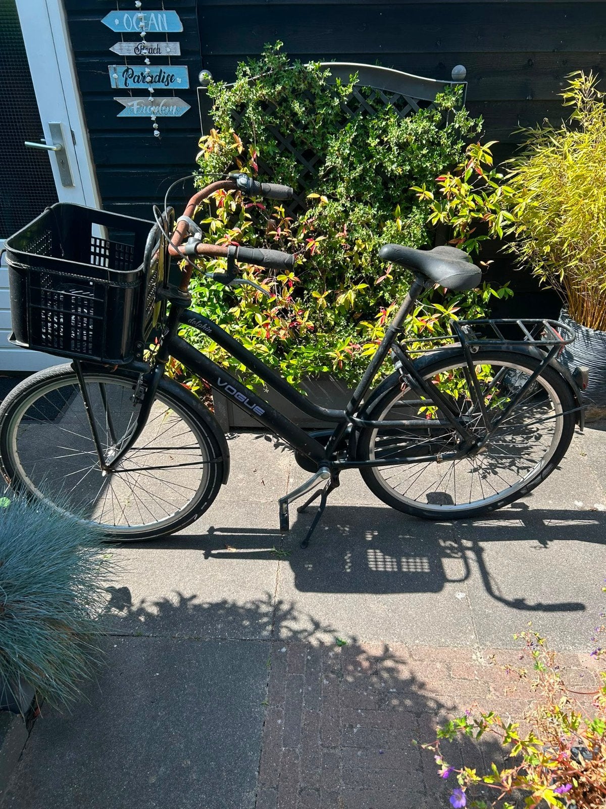 Stationsfiets met krat, Vogue Dolphin, zwart, Ophalen, Gebruikt