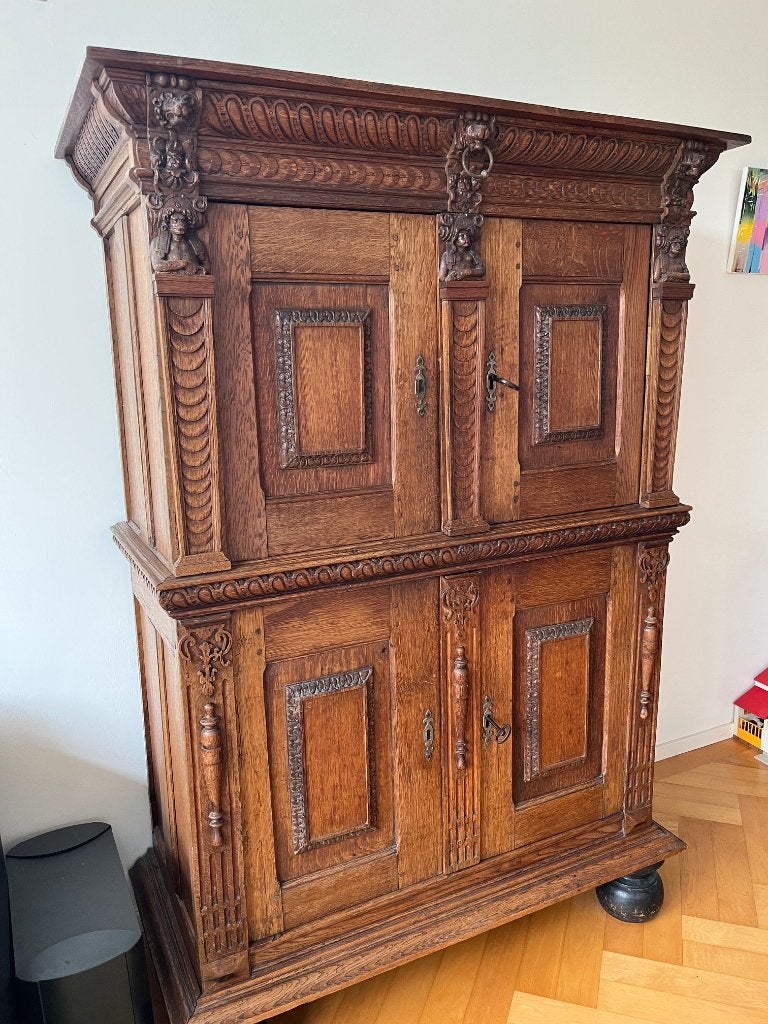 Antieke eiken kast, Ophalen