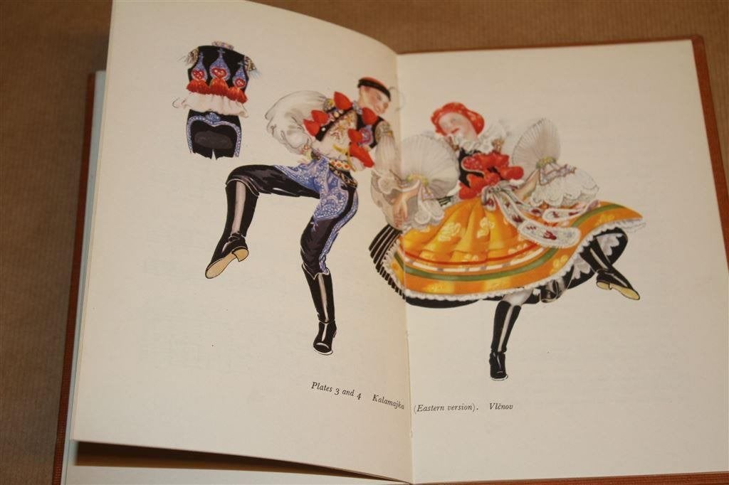 Dances of Czechoslovakia [1959]. Europese volksdansen., Boeken, Kunst en Cultuur | Dans en Theater, Ophalen of Verzenden, Gelezen
